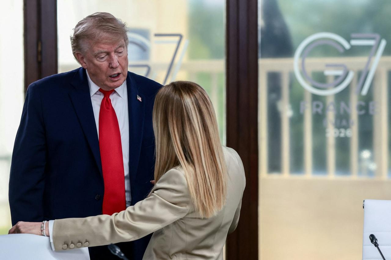 G7峰会结束了，但依然热闹！同样是调侃两位女领导人，意大利和日本，反应天差地