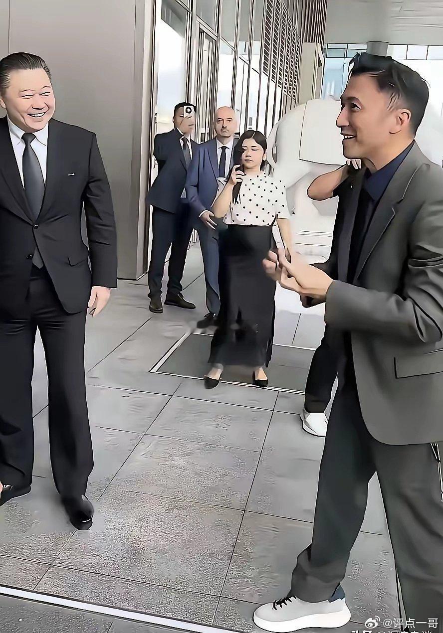 哪有什么冻龄这就是谢霆锋的真实模样是不是就是40多岁男人该有的样子​​还是很帅！​