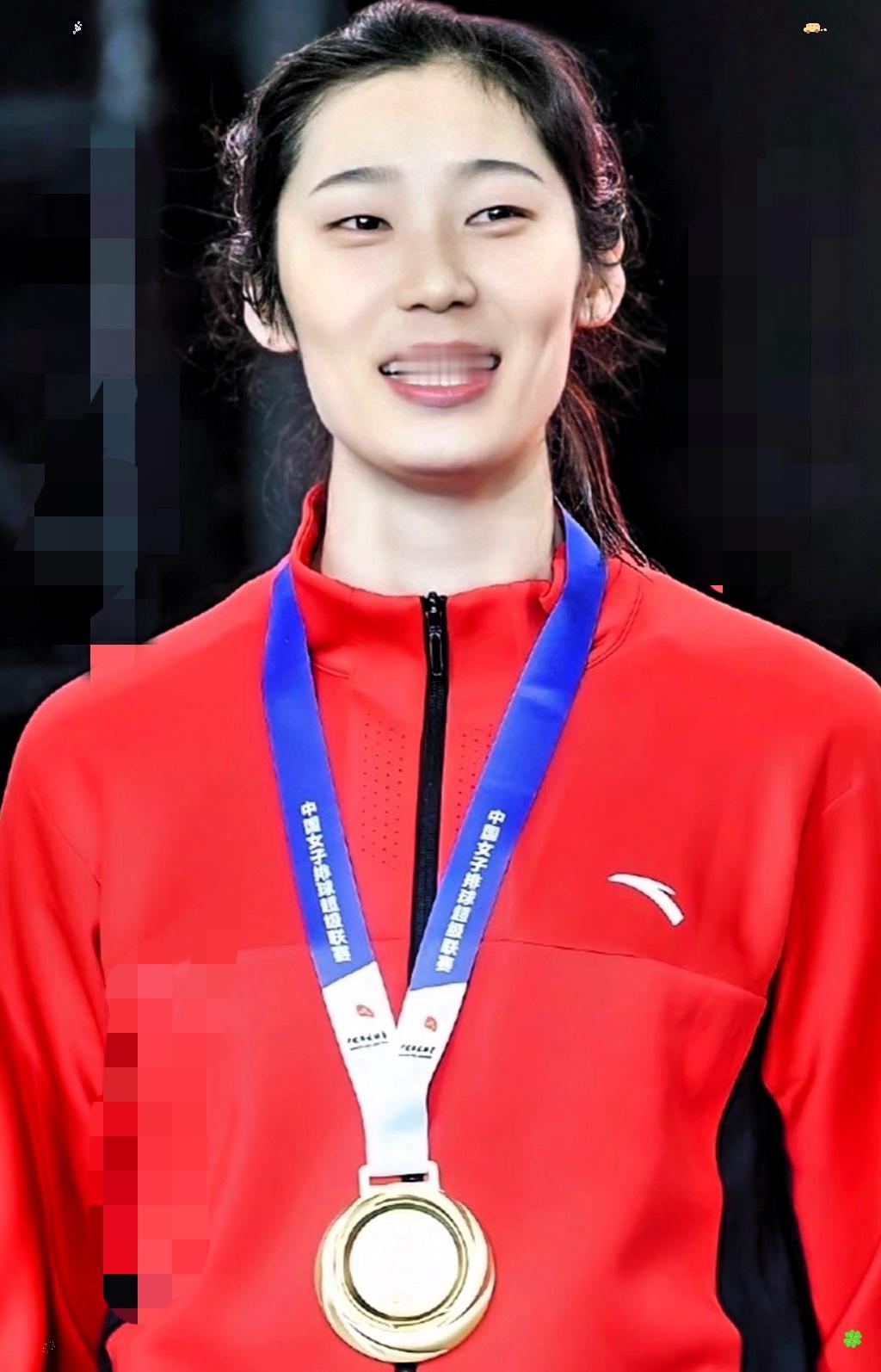 果不其然被我猜中了朱婷赛后拒绝采访的原因，不是因为心情不好，也不是因为不