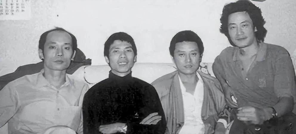 王朔点评冯小刚十分透彻：他算不上格局独立的大导演，只是最懂讨好市场的商业导演。冯