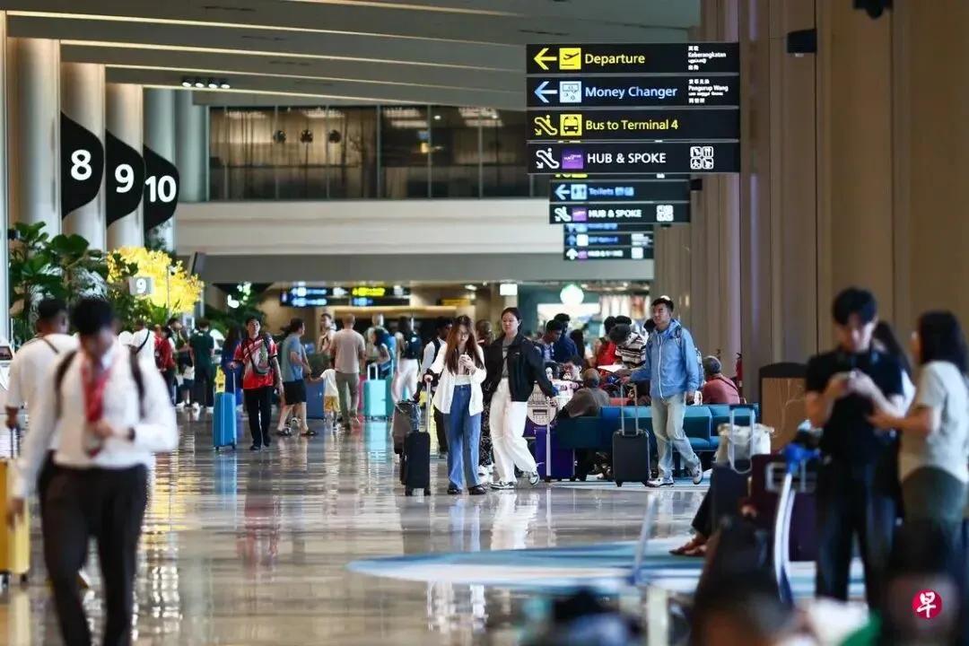 今天我们聊聊旅游的真相。说句大实话，现在的旅游早已不是什么“诗和远方”，而是一场