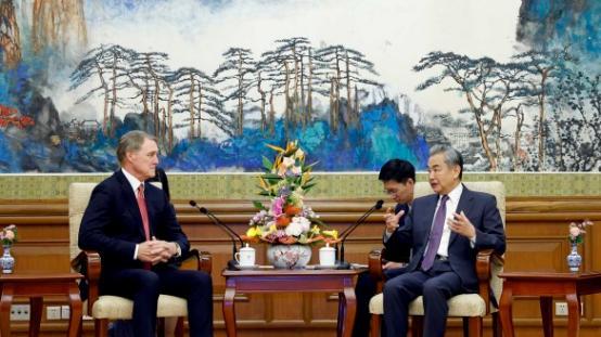 中国和美国新任大使谈妥了当地时间6月3日，外交部长王毅在北京会见美国新任驻华大