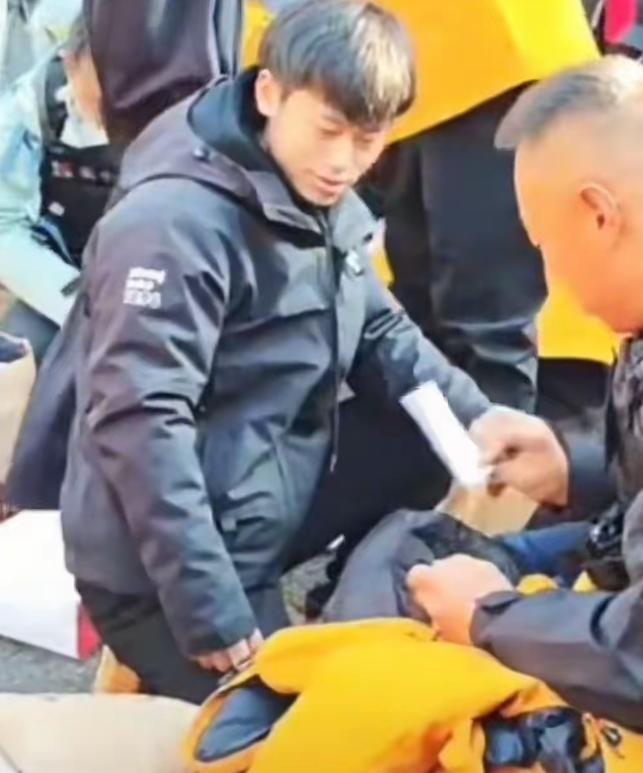 大无语事件发生了，节目组这是看人下菜碟吗？这两张家界荒野求生决赛开始了，选手林