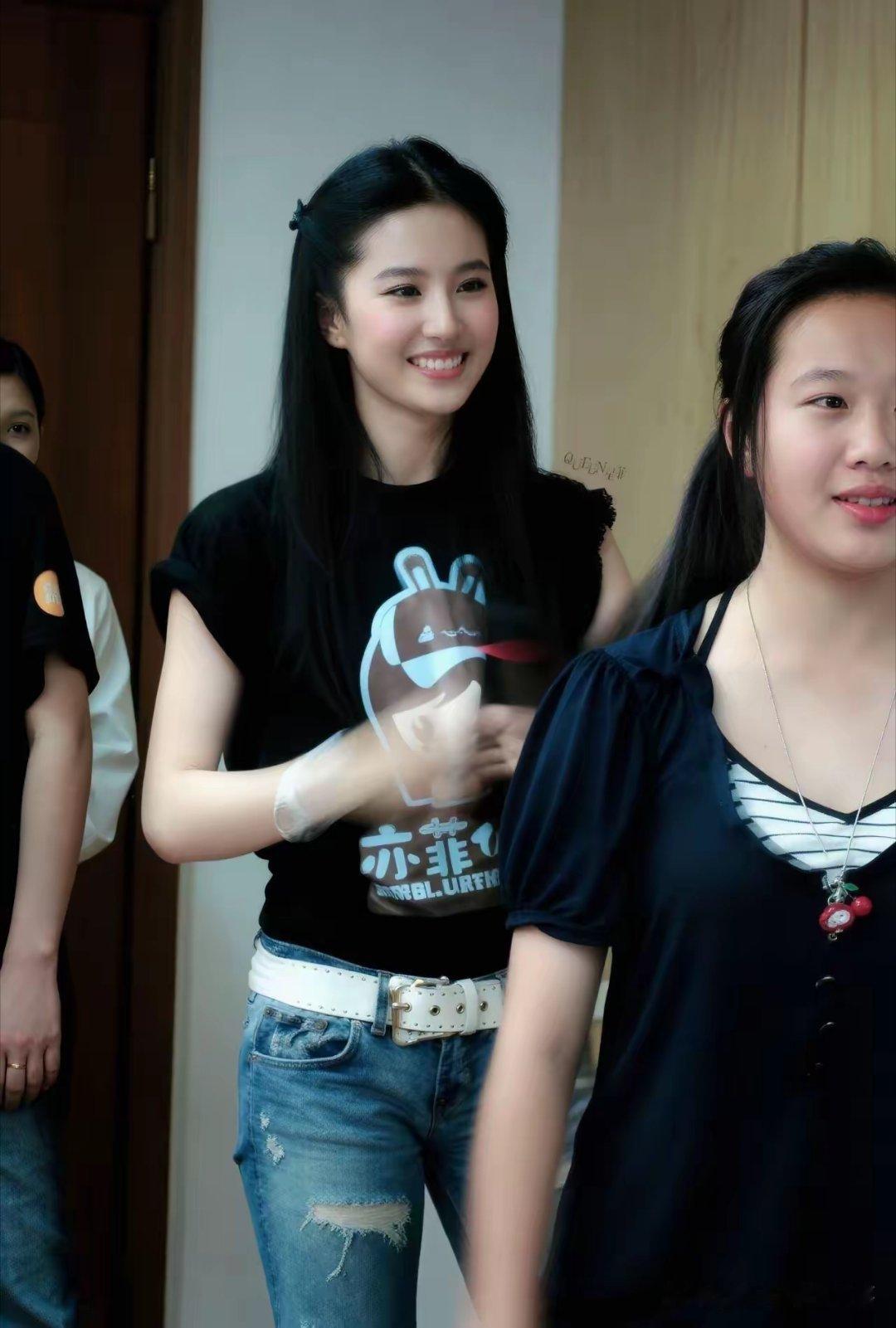 刘亦菲这么好看，却只继承妈妈一半美貌