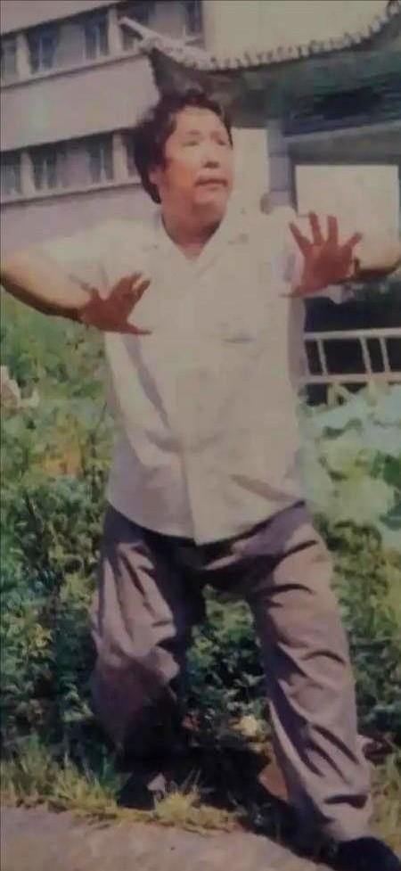 “站着不动,也能练出‘灌铅’拳头?”上周,北京体育实验室里,30岁的程序员阿