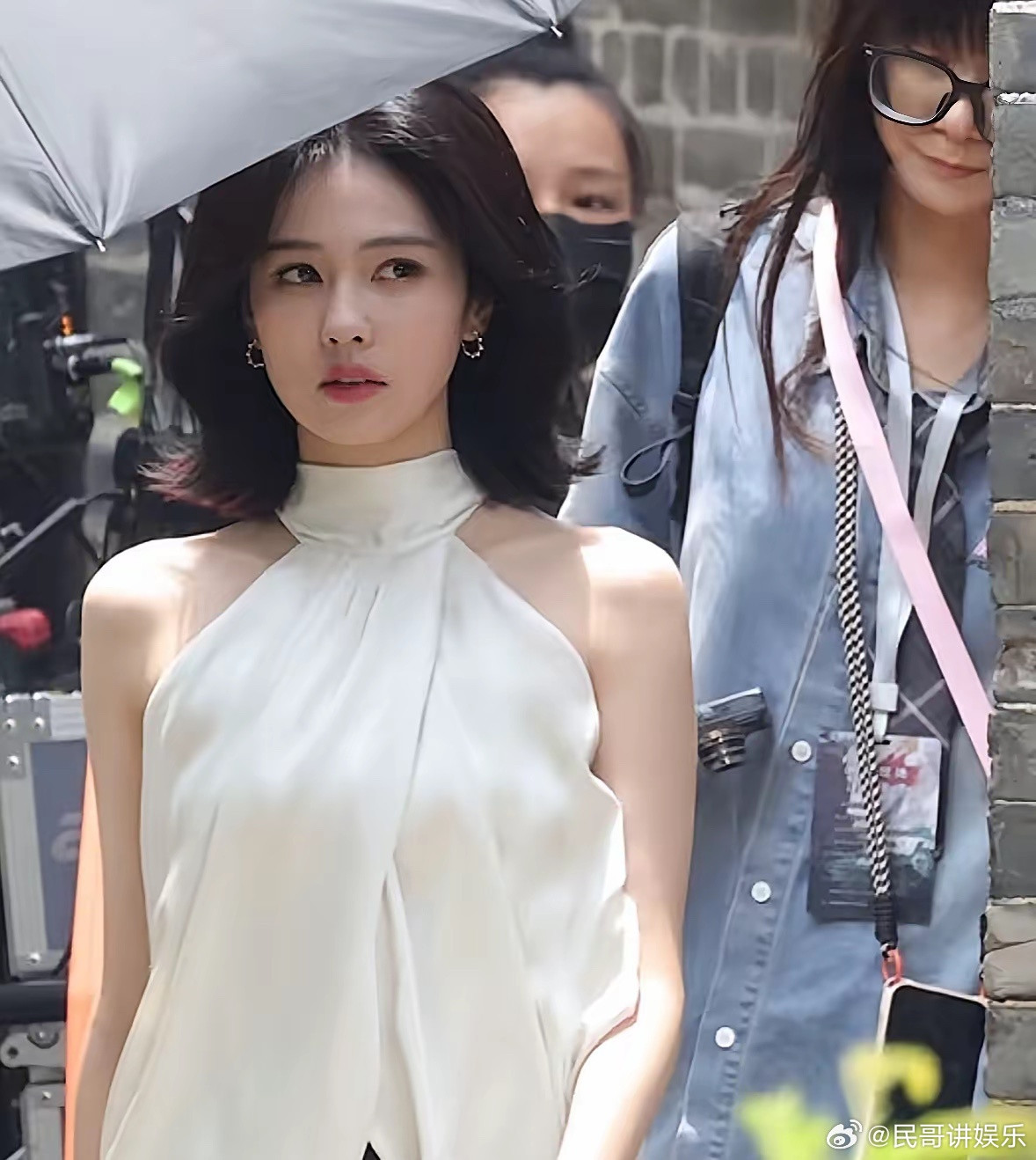 娱乐圈又出了一位可怕的演员那就是白鹿，不是因为演技好，也不是长得美，而是因为她的