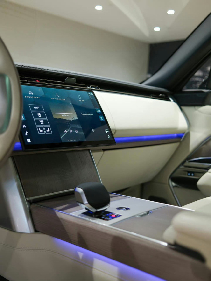 传世旗舰，揽胜创世加长版AutobiographyLWB🚙长轴座舱铺就顶级半