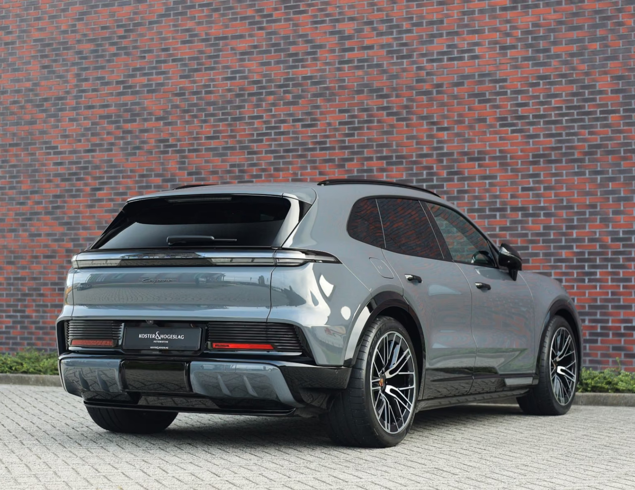 好车分享PorscheCayenneElectric，标准版的纯电卡宴，而
