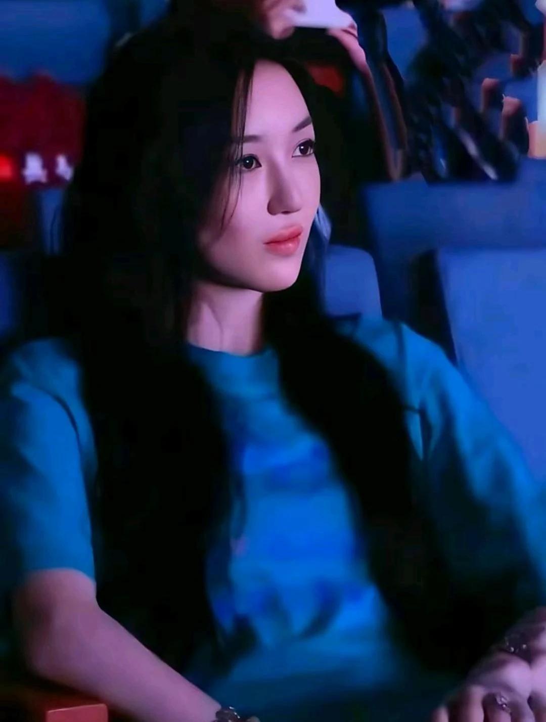 本宫是当真欢喜李嫣蜕变之美，兔唇尽消彰显医学进步，真真是好事一桩。[玫瑰][玫瑰