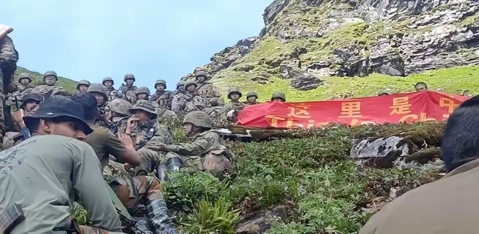印度媒体报道称，中印两军上月在藏南上苏班西里地区发生对峙。照片都传到网上了，