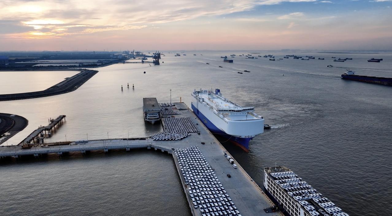 全球熄灯那一小时，奇瑞在做的却是未来二十年的事熄灯一小时，奇瑞做得安静又认真。