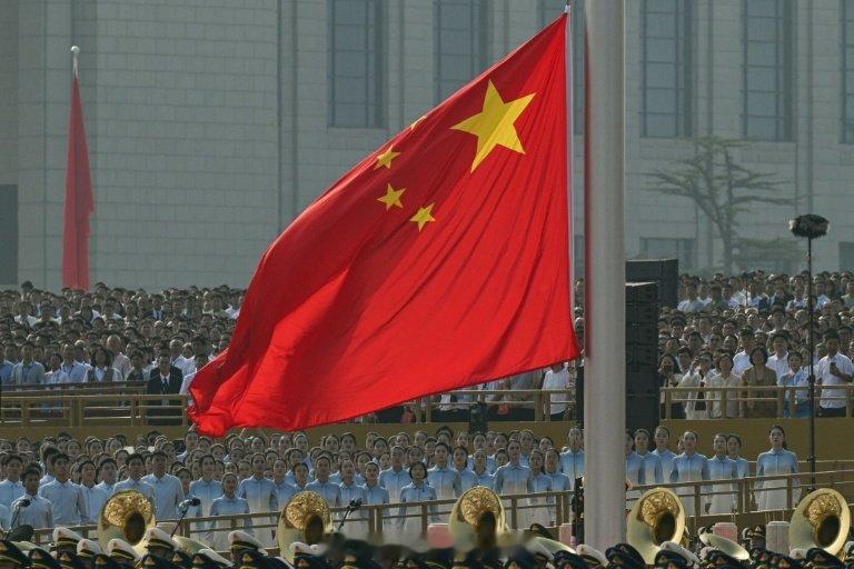 法新社出图女兵方阵飒九三盛大阅兵法新社的图，貌似都加了滤镜，跟真实的画