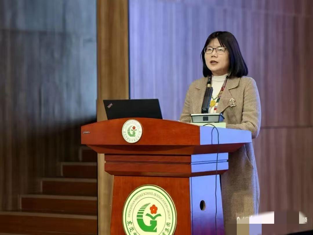 靴子落地！东莞市麻涌镇成人文化技术学校原校长曹梅，今天被双开。2026年4月2