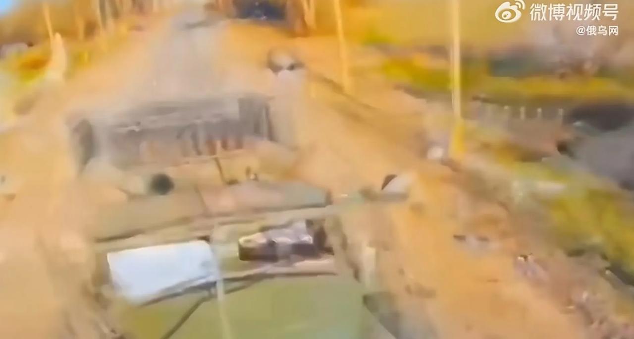 俄军发布了中部集群昨天用无人机（包括拦截无人机）在战场上打击乌军火箭炮、身管火炮