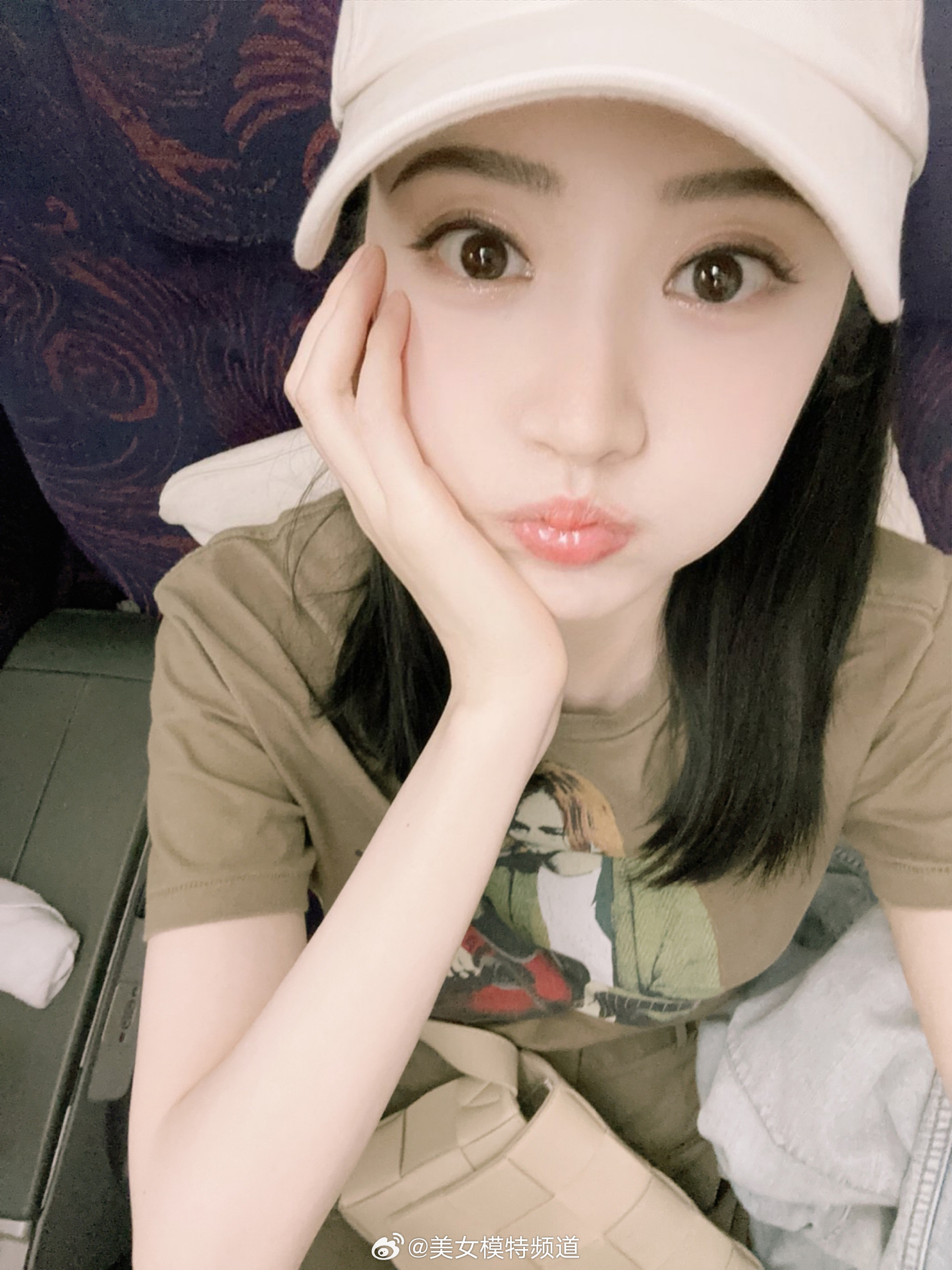 景甜又嫩又美私服穿搭