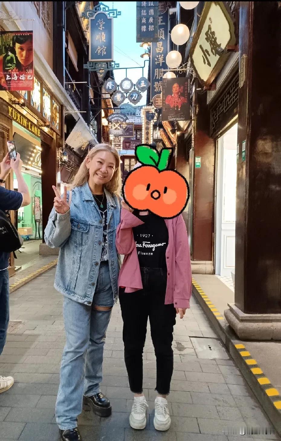 肥姐沈殿霞在天之灵终于可以放心了，女儿郑欣宜已经从病痛中走出来了。郑欣宜近日