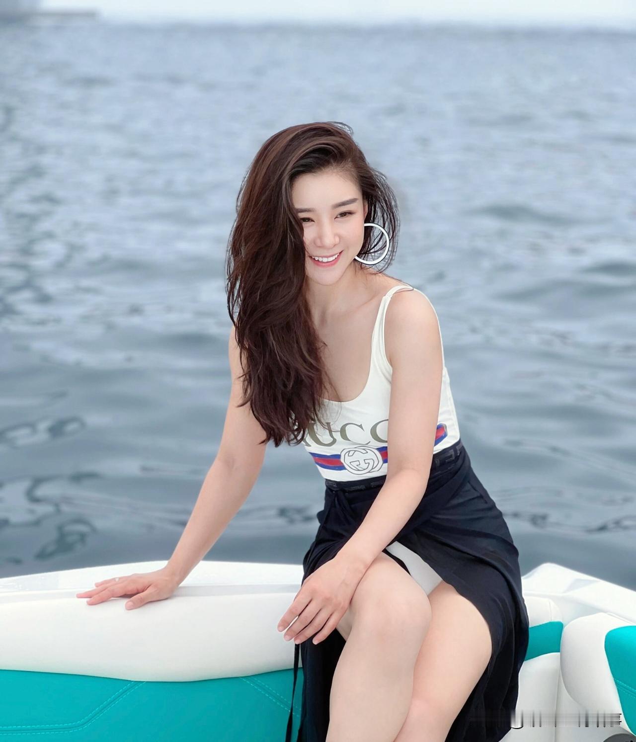 李小萌性感尤物