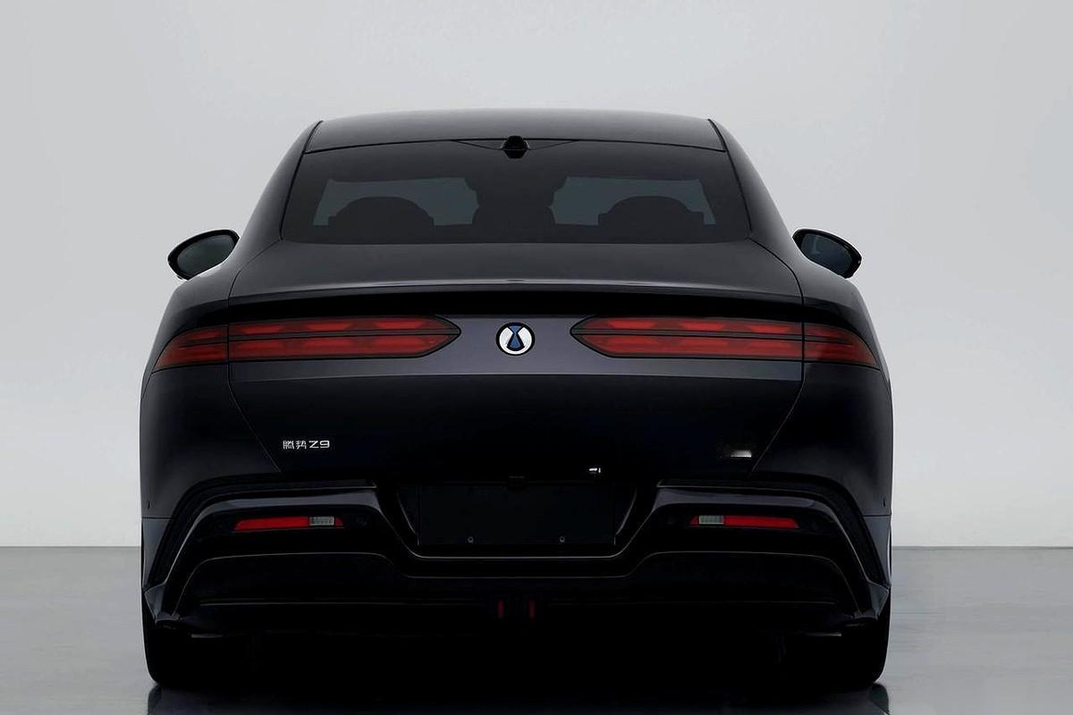 腾势，那个一直把“三电机”当金字招牌的，自己动手，把招牌给拆了。工信部最新一批