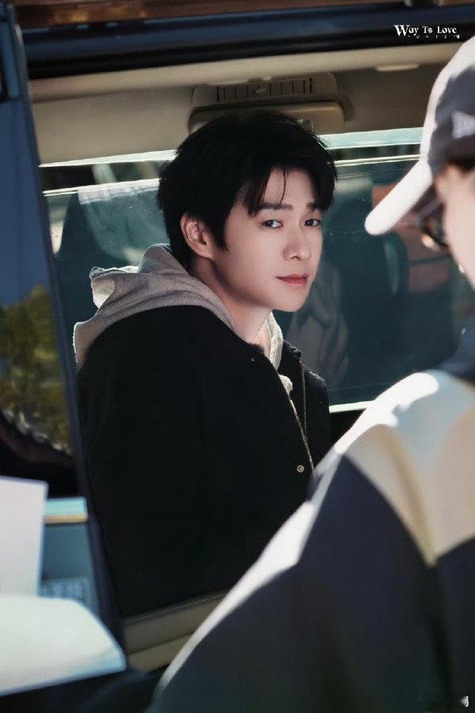 魏大勋这是不是正经节目魏大勋这段太有梗！一句“这是不是正经节目”引爆笑点