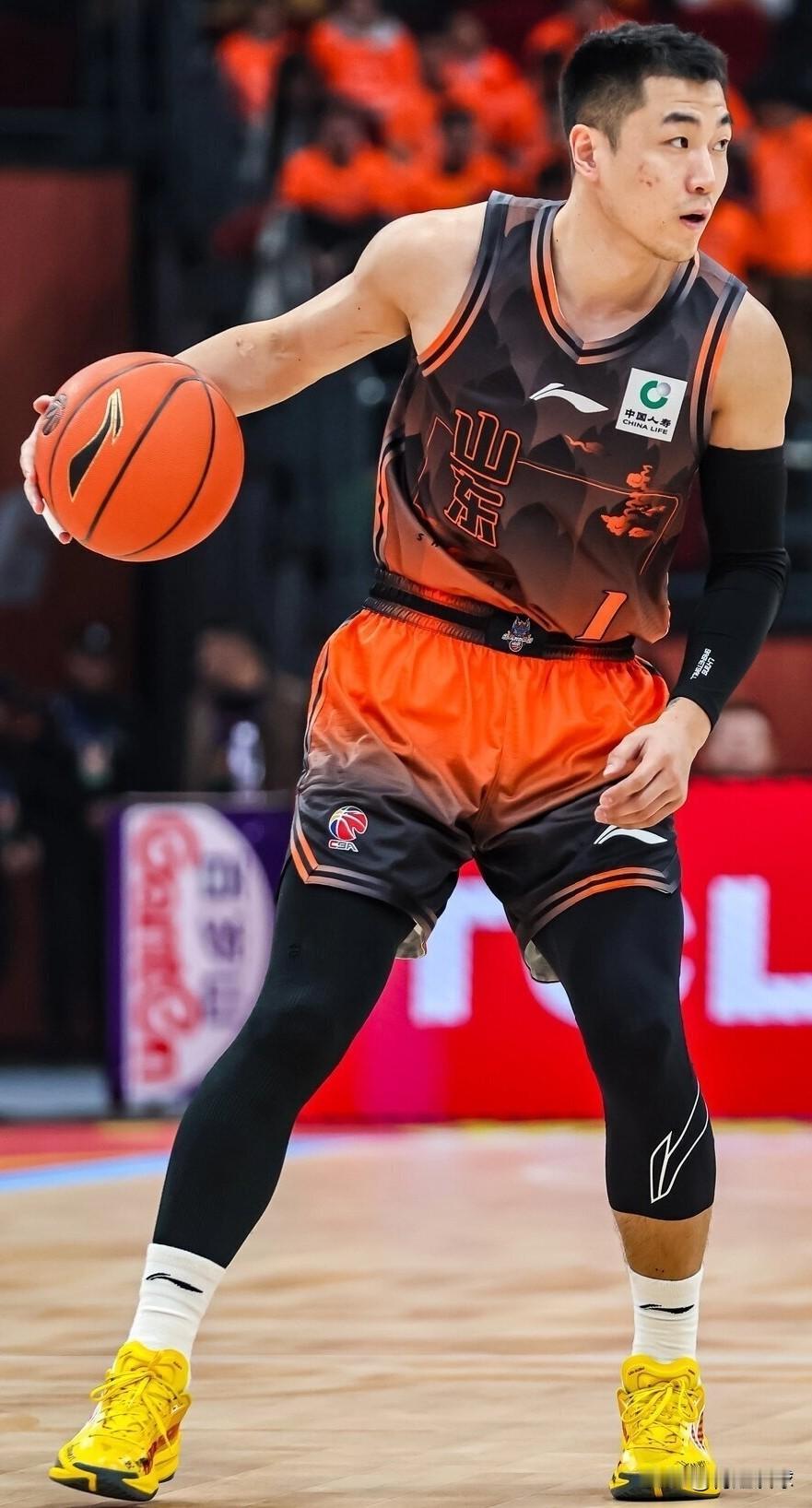 CBA联赛2015届“老将”总得分榜前10一览：01、胡金秋，大前，9101