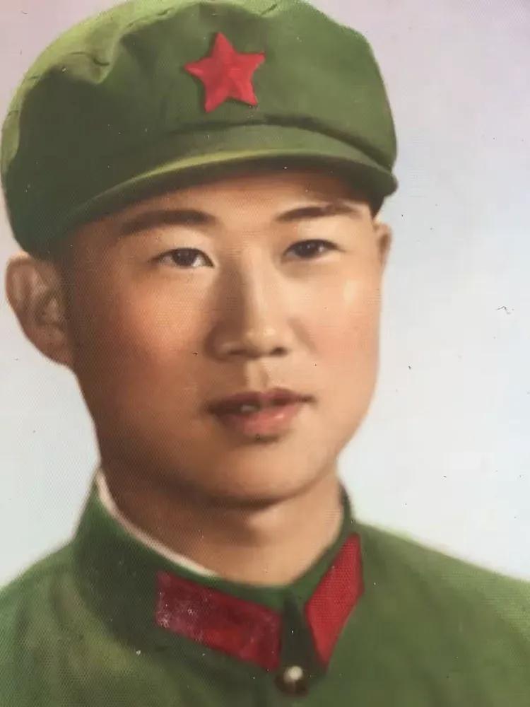半生戎马守海疆，一身正气暖兵心：致敬正师级老政委李元兴作为原海防十三师一名
