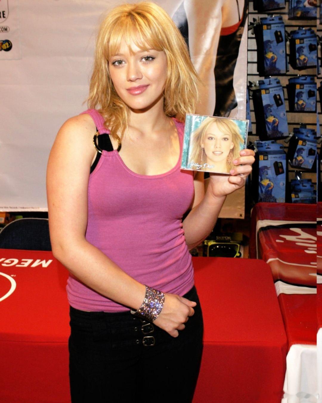 Hilaryduff希拉里达芙发文庆祝她的第二张专辑《Metamorphosi