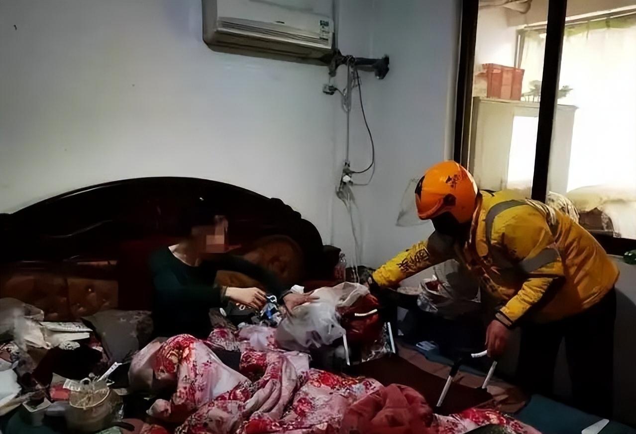 2018年，浙江杭州，21岁外卖小哥接到一订单，订单上备注：别放门外，请敲门送进