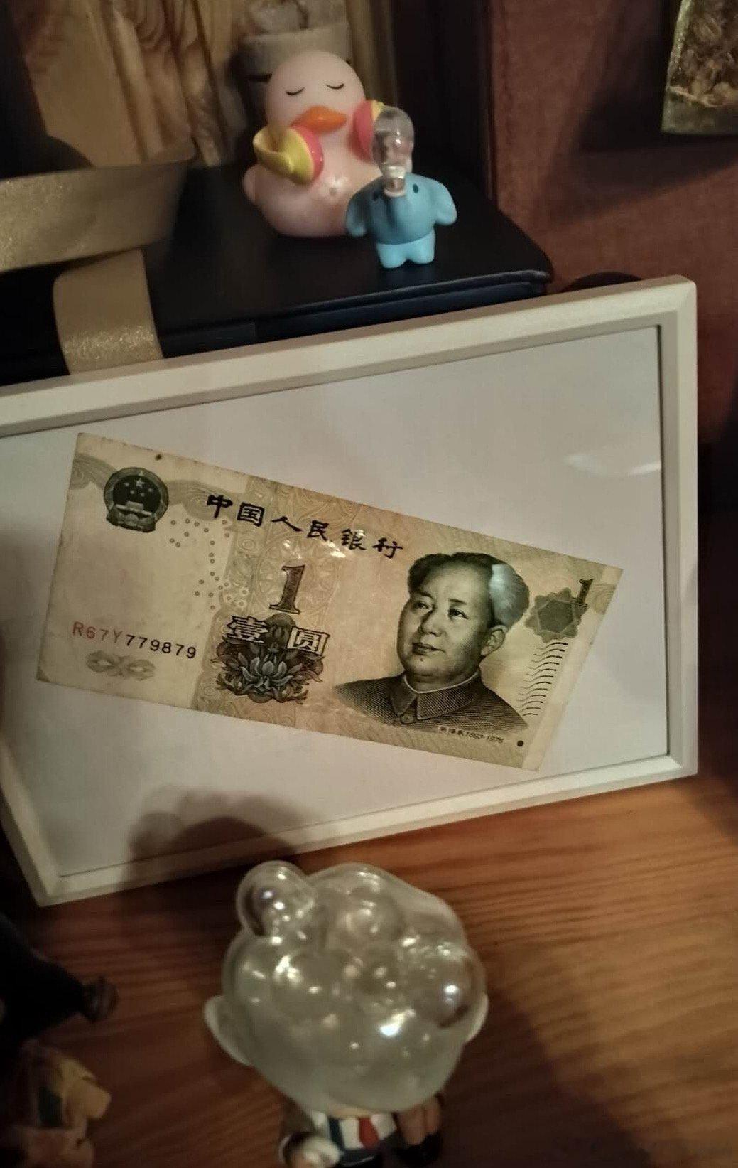 朋友的外婆从中国旅游回去以后满屋子都摆着从中国带过去的小玩意，昨天给我发了张照片