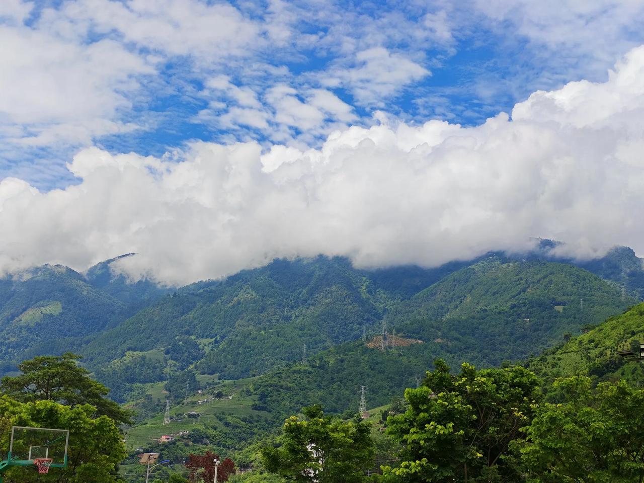 【印象怒江】云遮雾绕的地方，我总认为只有神仙才有资格居住。怒江峡谷的美，身临其境