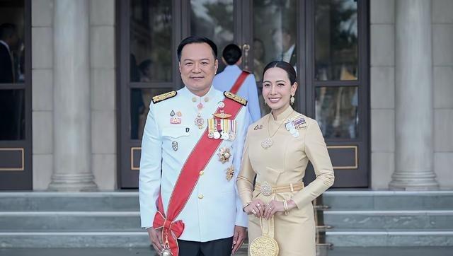 如今，泰国的总理已经是财富聚集的化身，佩通坦的家族财力已经达到100亿泰铢，而现