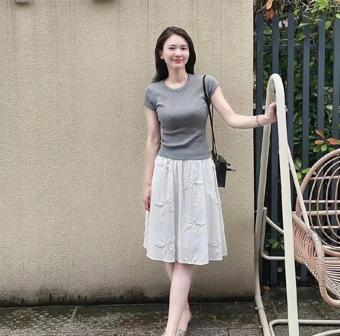用你的直觉告诉我她结婚了吗？