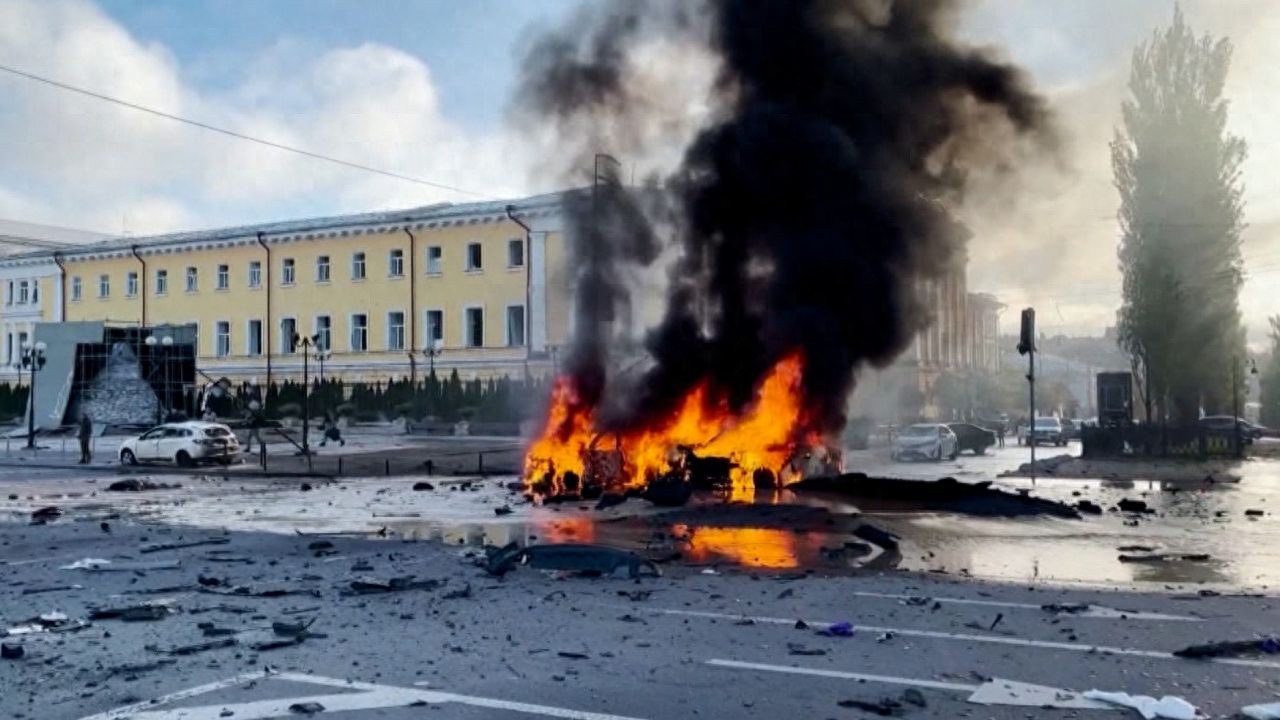 美国翻脸如翻书,恢复提供乌克兰武器,基辅叫嚣,或攻击红场阅兵