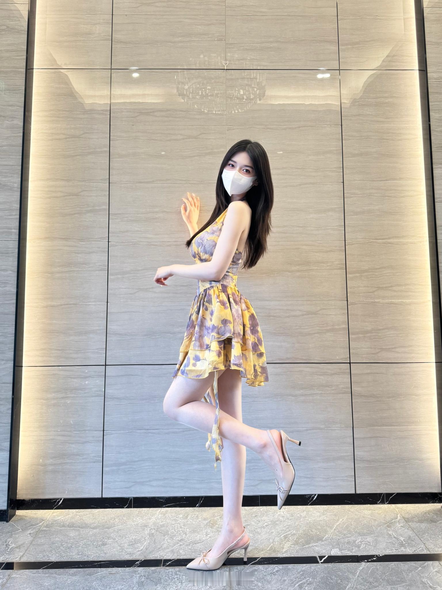 碎花裙的温柔高跟鞋的浪漫今天穿什么今日穿搭(ootd)​​​