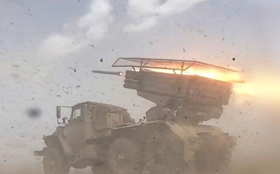 大量乌军投降。 11月11日这天，俄乌战场上传来的一则消息直接炸了锅——哈尔