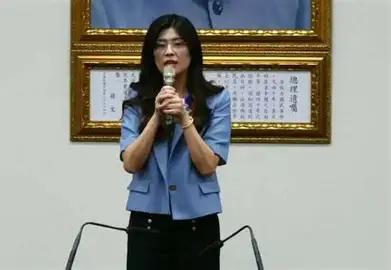 岛内的媒体圈简直比八点档的狗血剧还要魔幻，今天这一幕直接把我看懵了。就在8月7