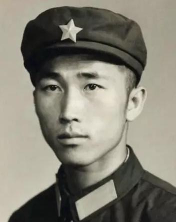 1991年，一伙索马里武装分子，突然闯进了中国医疗队驻地，13名男医生被毒打，6
