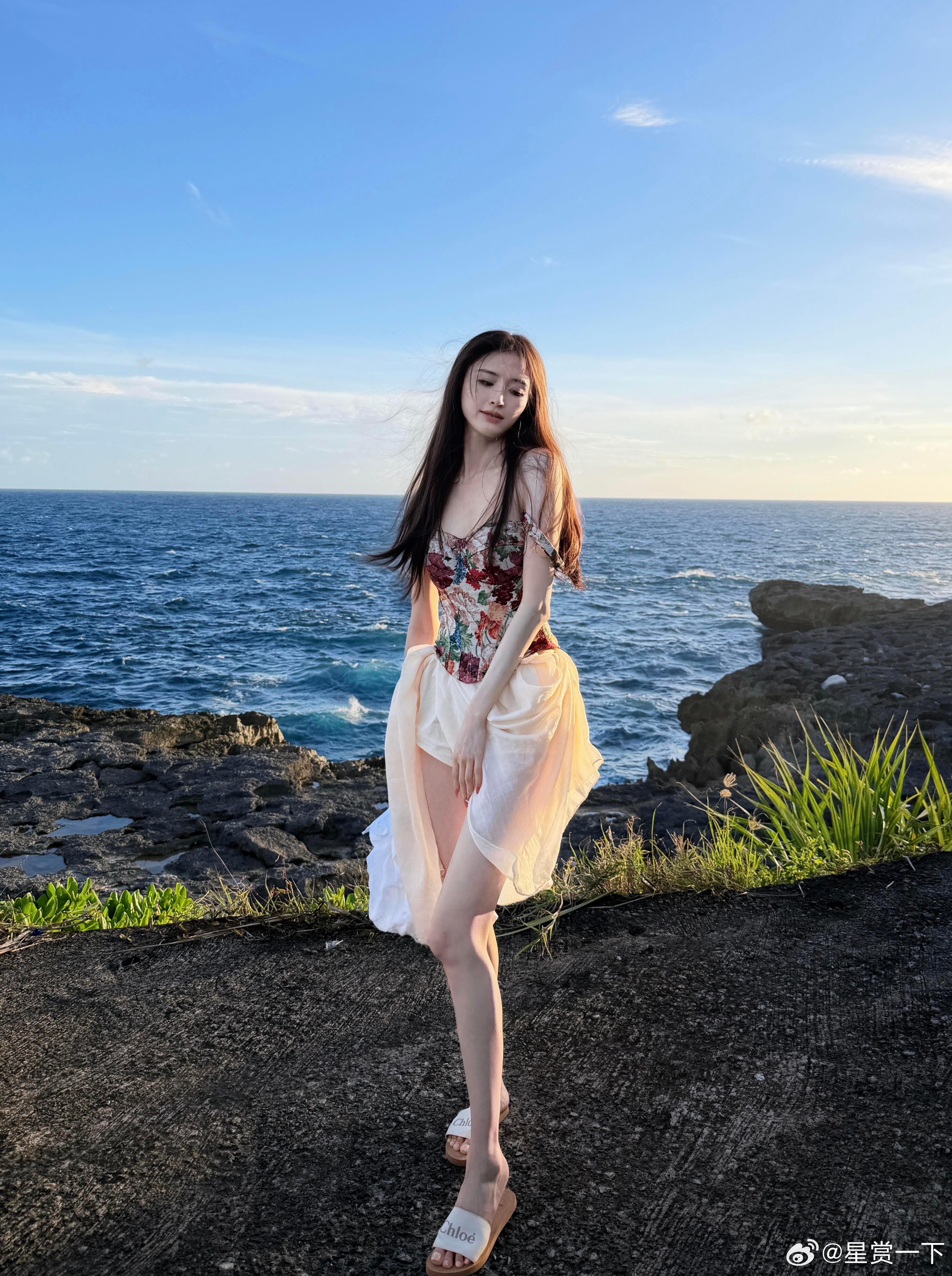 康可人吹吹海风🌊