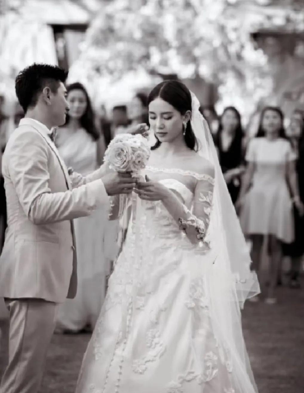 吴奇隆、刘诗诗是体面分居还是低调过日子？狗仔新爆料吴奇隆在外地拍综艺，刘诗诗