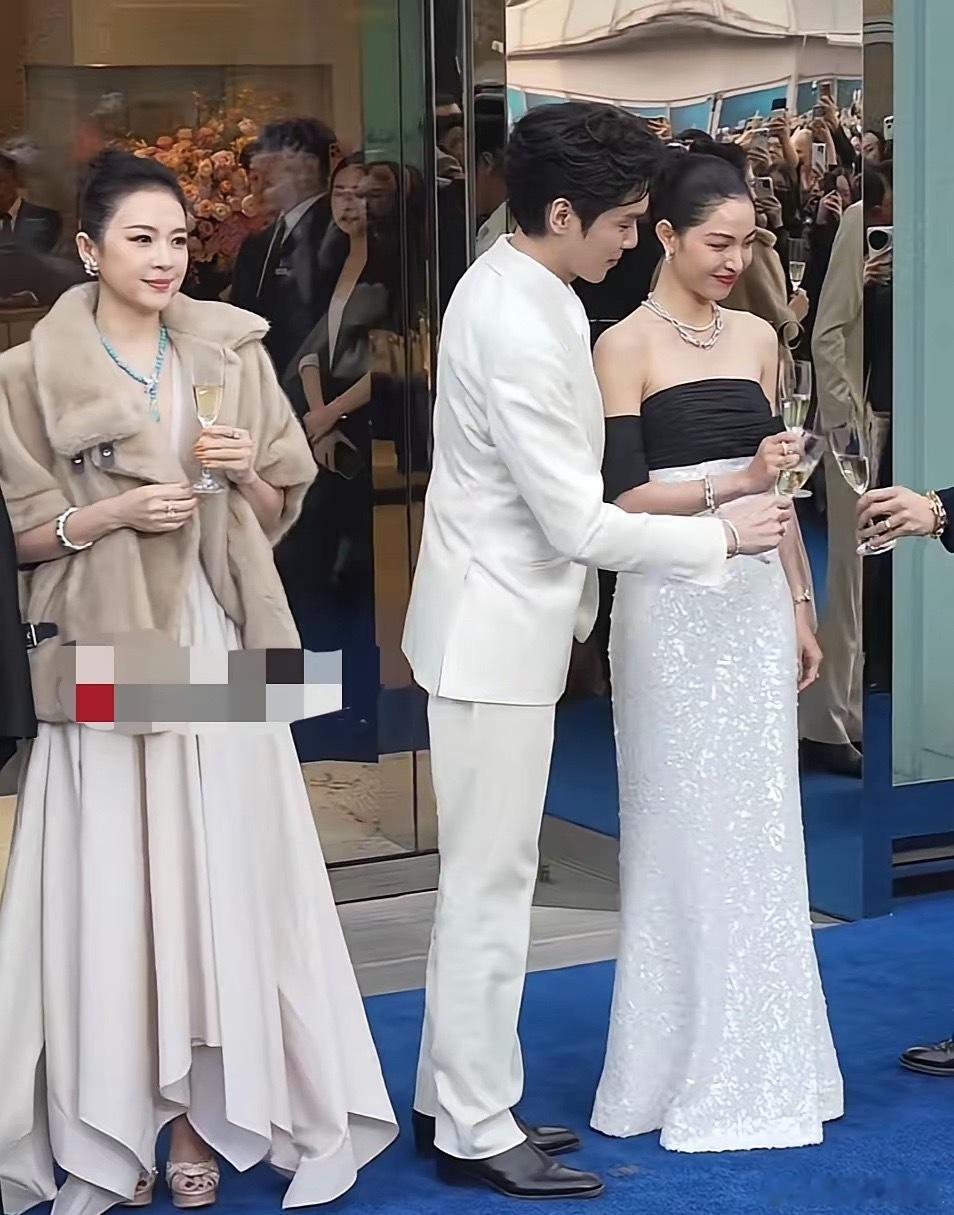 太羡慕唐艺昕了，不是因为她多优秀，也不是因为她长得好看，而是因为她的丈夫张若昀，