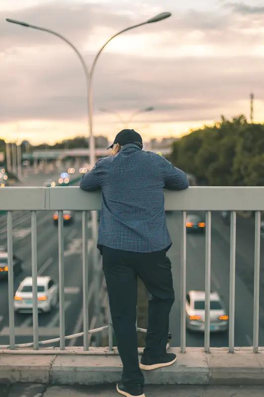 北京一个老哥，70块全仓干进去1万股，本金70万，没过多久就疯涨到140，账面上