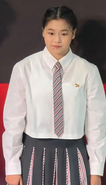 李宁这下子肠子都悔青了。他万万没想到，全红婵成为万家乐首位全球代言人。仅仅是官