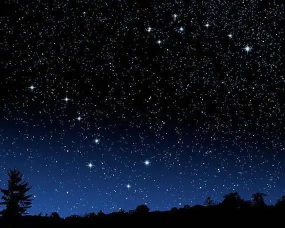 为什么北极星从来不是天空中最亮的星？根本不是“位置特殊就该最亮”这么简单。靠