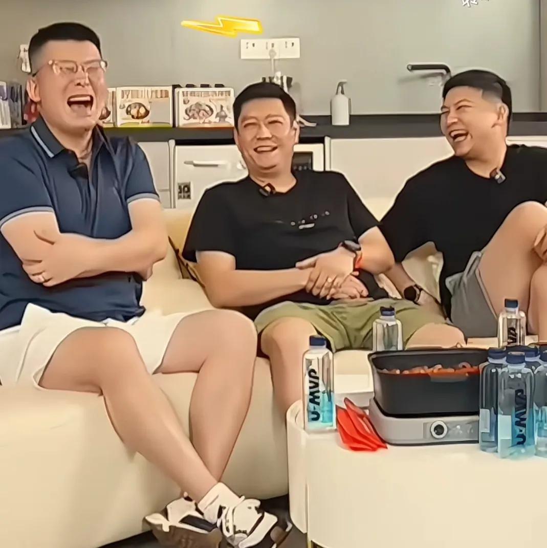 曾经的国乒喜剧人张超、陈玘、邱贻可三个人了聚在一起会碰撞出怎样的火花呢？在最近