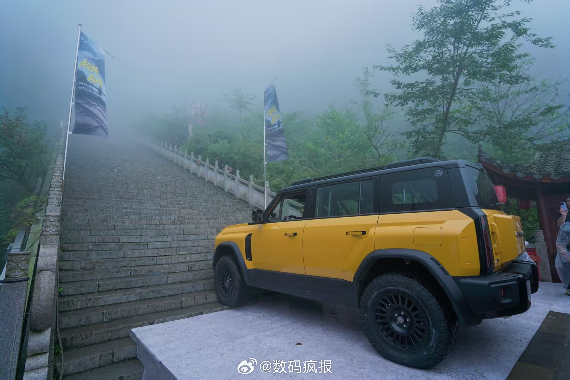 风云X3L要等天门山不抽象了再爬之前去过天门山，999个台阶走路我都觉得太难走