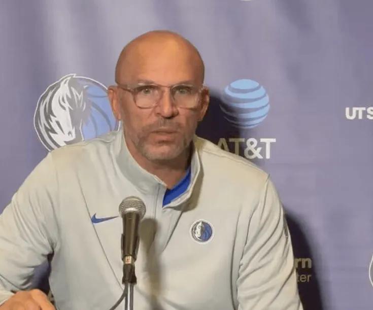 Shams继续爆料：“交易东契奇在球队内部是完全一致意见的。从老板，到总经理尼科