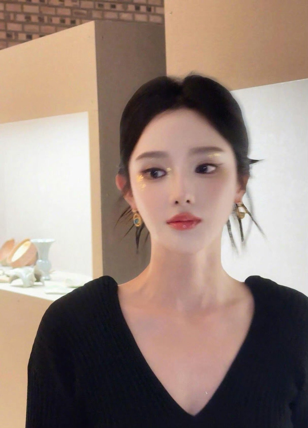 彭小苒把额头露出来大大方方的看彭小苒和粉丝互动的样子太圈粉！不藏额头大大方方亮