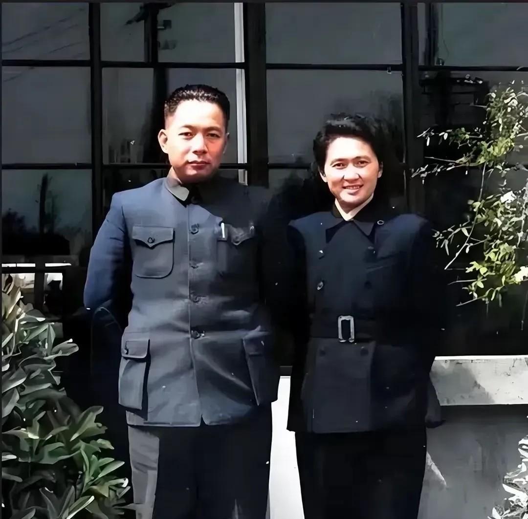 陈丕显妻子谢志成有多美？1953年在上海留影，那年她34岁气质非凡！照片中她，
