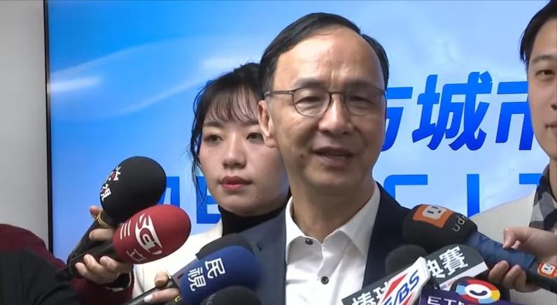 朱立伦：祝福郑丽文访陆顺利成功今天早上，也就是3月14日的这波闪光灯下，朱立伦