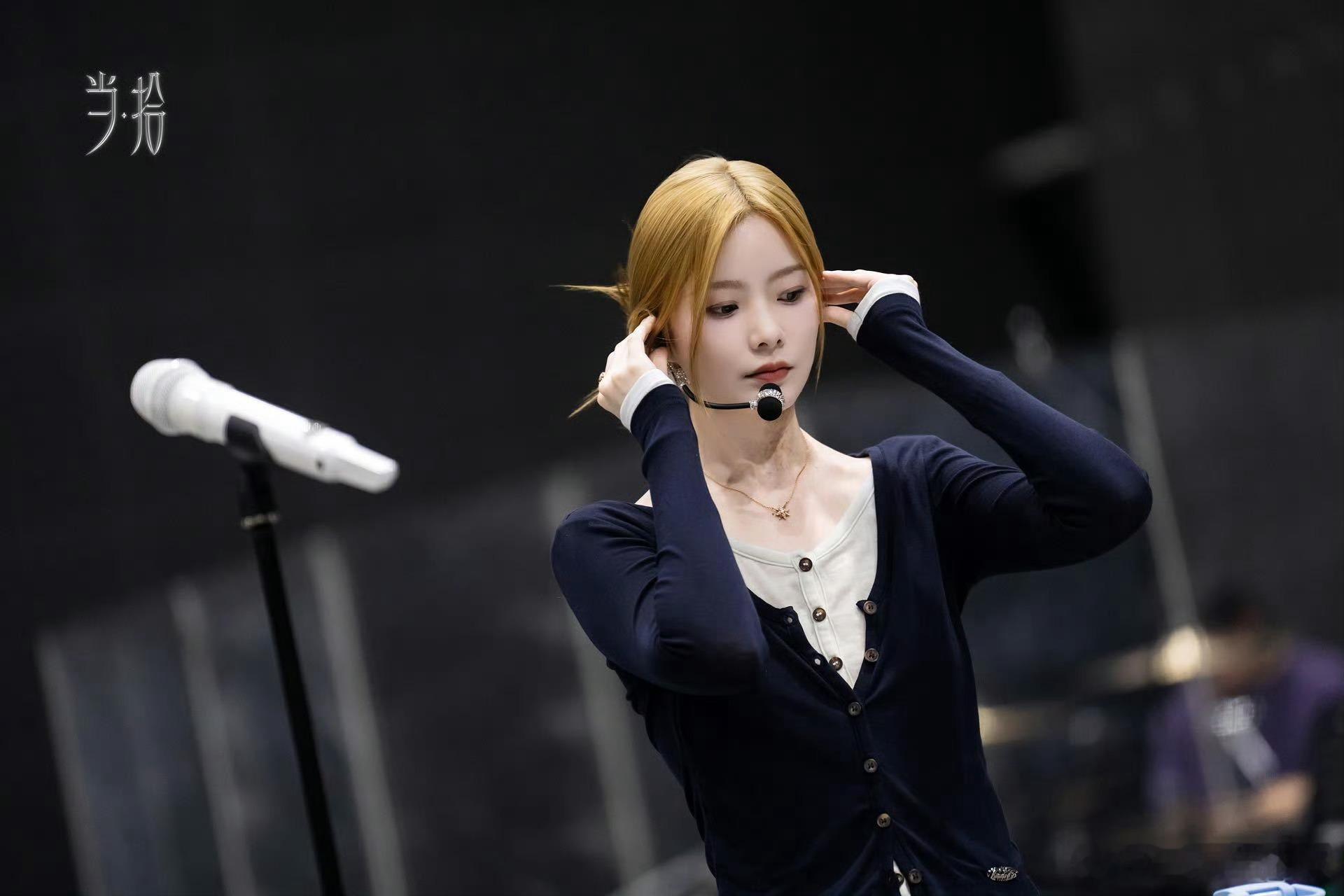 陈卓璇🌟陈卓璇广州演唱会嘉宾黄霄雲十年巡演添高光搭档，无需多余修饰，两人合唱就