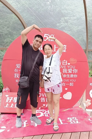 46岁的老公再一次失业，男人真的太难了！他以前在企业单位上班，工资1800元左右